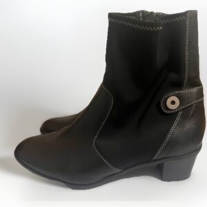Cloudwalkers 90’s Black Leather and Fabric Ankle Boot Stitching Silver Accents